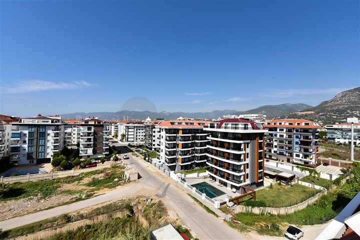 3+1 penthouse with separate kitchen on the first coastline in Kestel