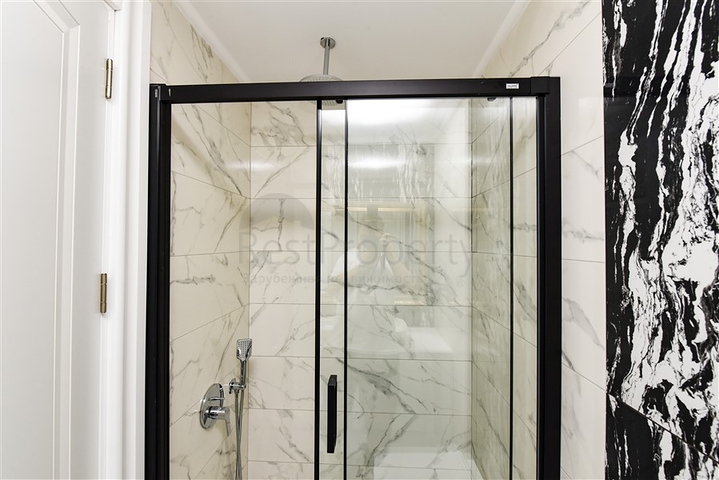 3+1 penthouse with separate kitchen on the first coastline in Kestel