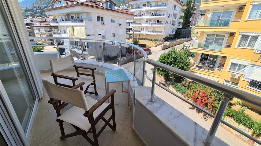 4+1 penthouse with sea view in the very center of Alanya