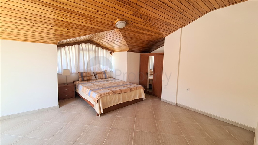 4+1 penthouse with sea view in the very center of Alanya