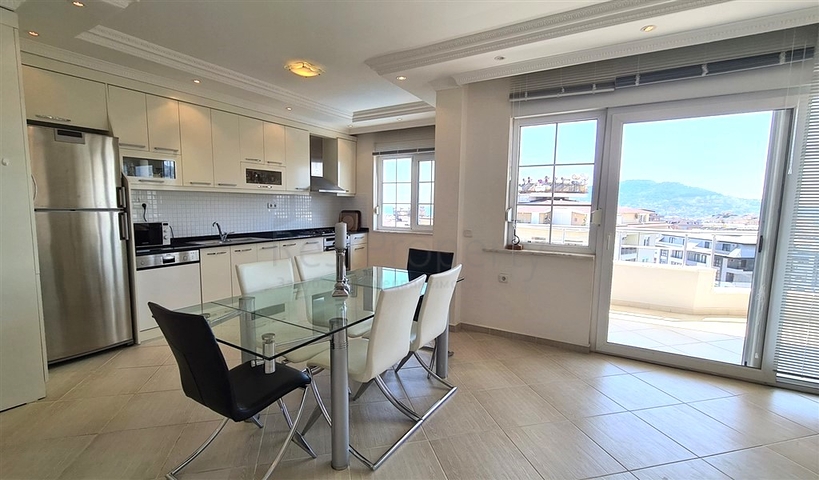 4+1 penthouse with sea view in the very center of Alanya