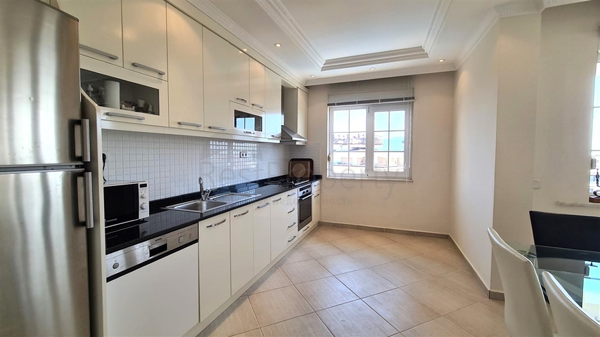 4+1 penthouse with sea view in the very center of Alanya