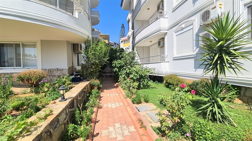 4+1 penthouse with sea view in the very center of Alanya