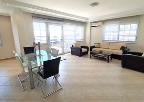 4+1 penthouse with sea view in the very center of Alanya