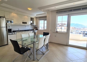 4+1 penthouse with sea view in the very center of Alanya