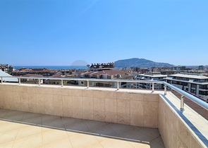 4+1 penthouse with sea view in the very center of Alanya