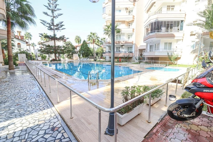 2+1 on the first line in Mahmutlar