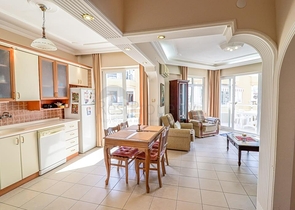 2+1 on the first line in Mahmutlar