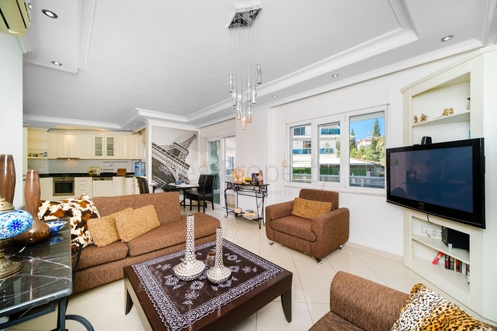 Spacious 3+1 apartment in the very center of Alanya