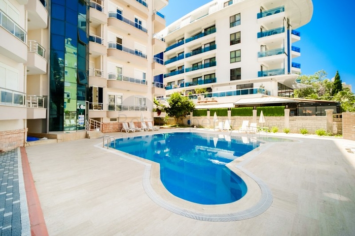 Spacious 3+1 apartment in the very center of Alanya