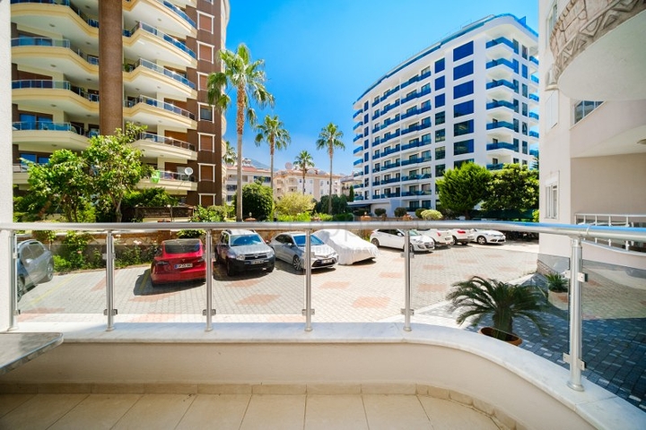 Spacious 3+1 apartment in the very center of Alanya