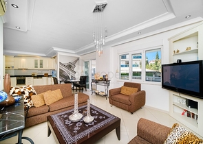 Spacious 3+1 apartment in the very center of Alanya