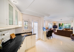 Spacious 3+1 apartment in the very center of Alanya