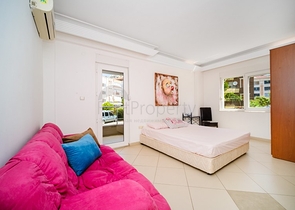 Spacious 3+1 apartment in the very center of Alanya