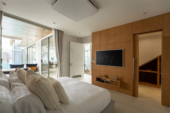 Modern luxury villas with pool in Phuket 