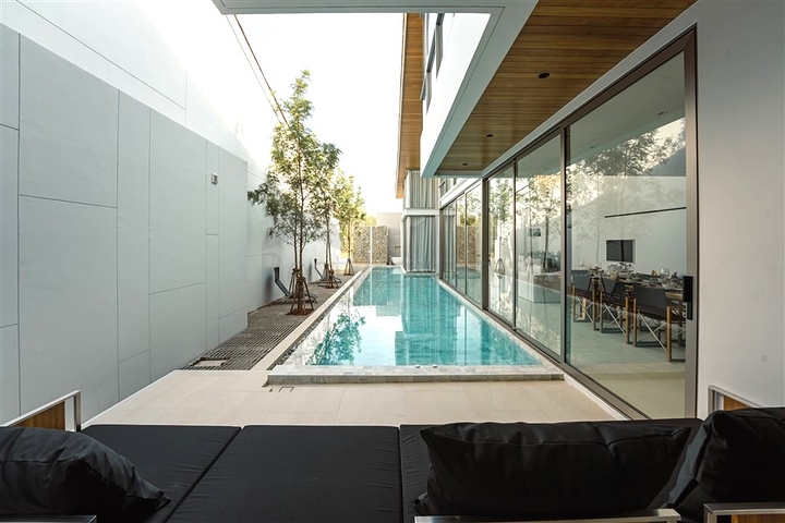 Modern luxury villas with pool in Phuket 