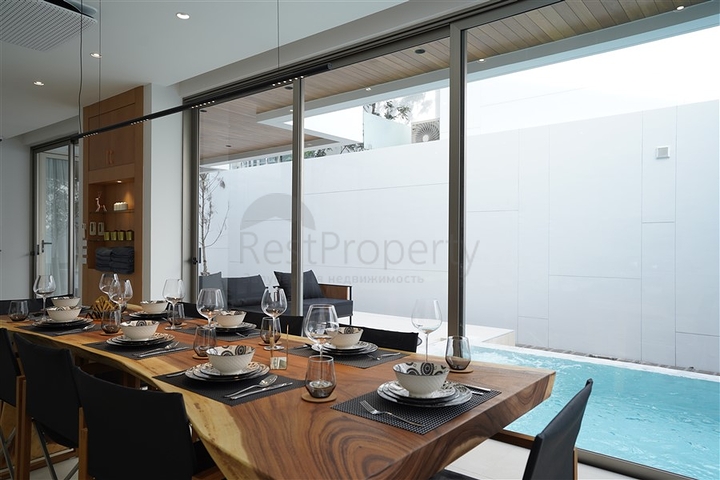 Modern luxury villas with pool in Phuket 