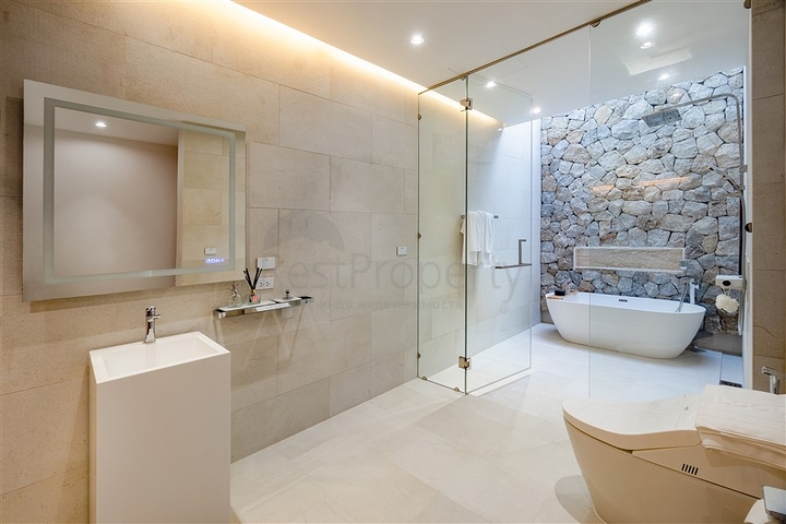 Modern luxury villas with pool in Phuket 