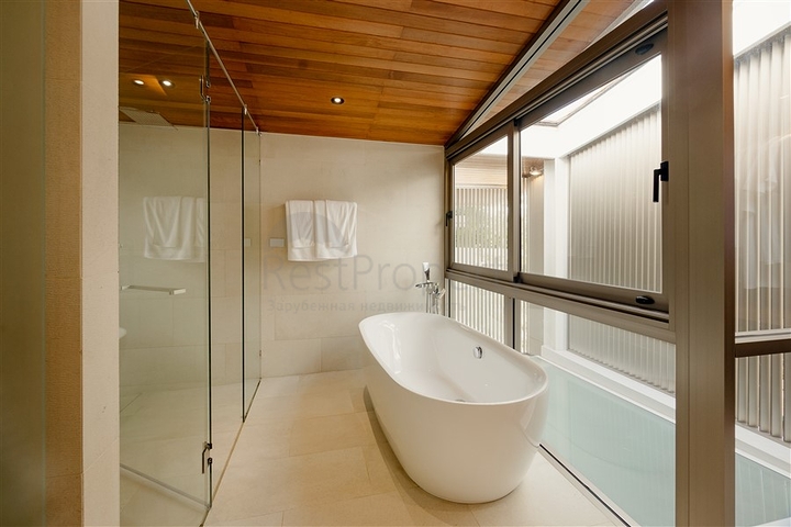 Modern luxury villas with pool in Phuket 