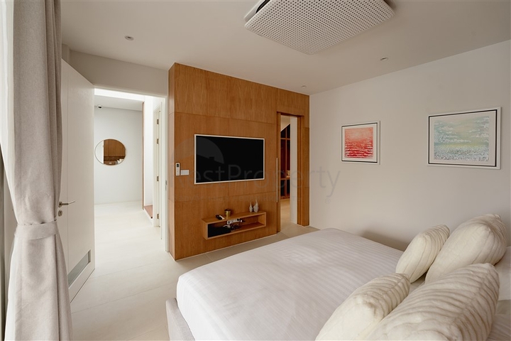 Modern luxury villas with pool in Phuket 