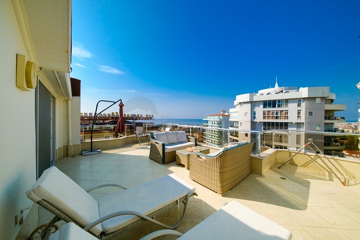 4+1 penthouse with sea view in Cikcilli