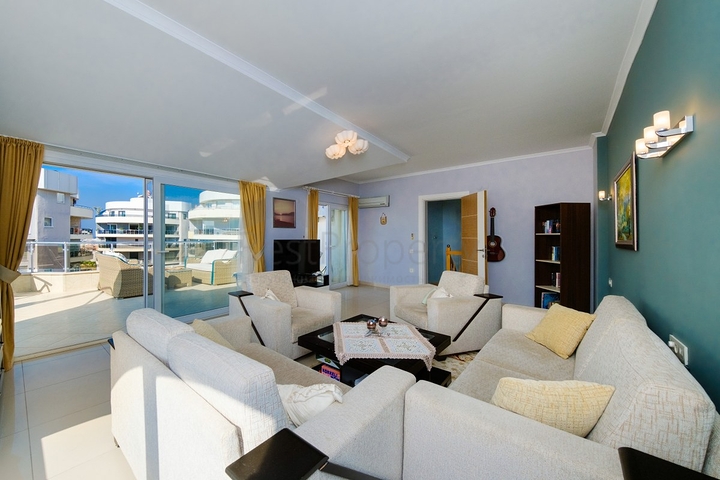 4+1 penthouse with sea view in Cikcilli