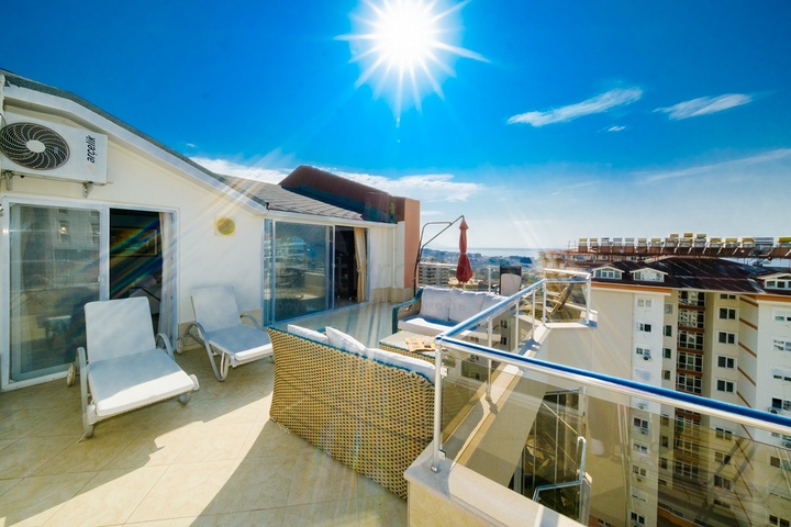 4+1 penthouse with sea view in Cikcilli