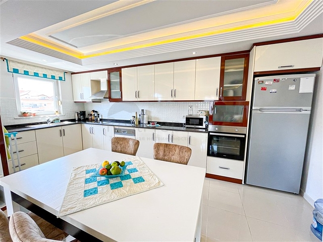 Spacious apartment with a convenient location in the Oba area