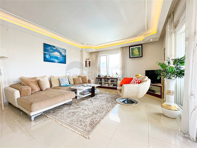 Spacious apartment with a convenient location in the Oba area