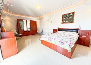 Spacious apartment with a convenient location in the Oba area