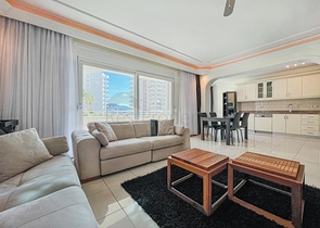 A linear 3+1 apartment for a large family