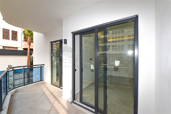 2+1 apartment in the center of Alanya in a complex from a top developer