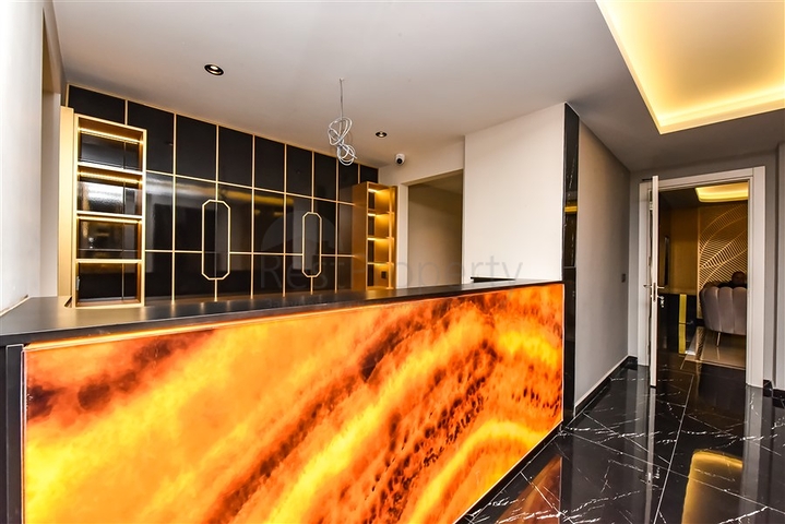 2+1 apartment in the center of Alanya in a complex from a top developer