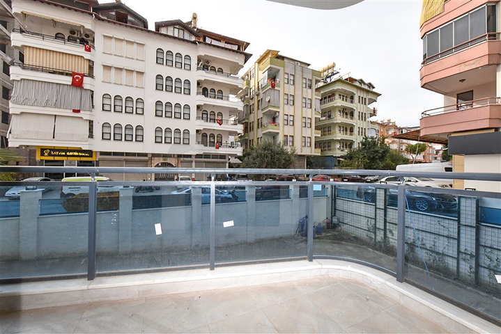 2+1 apartment in the center of Alanya in a complex from a top developer