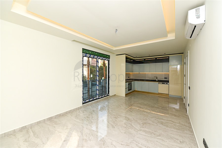 2+1 apartment in the center of Alanya in a complex from a top developer