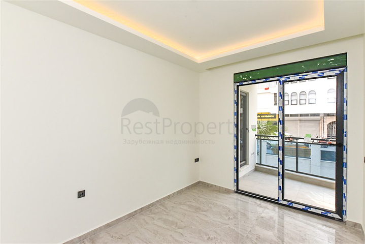 2+1 apartment in the center of Alanya in a complex from a top developer