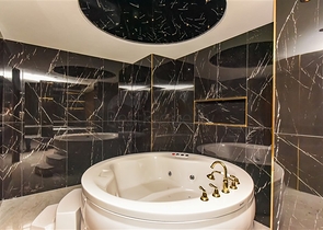 2+1 apartment in the center of Alanya in a complex from a top developer