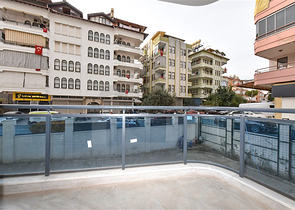 2+1 apartment in the center of Alanya in a complex from a top developer