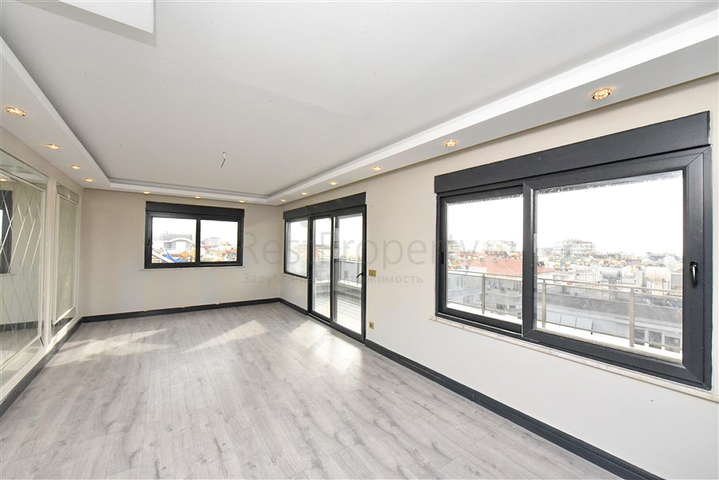 3+1 apartment with separate kitchen in the center of Alanya