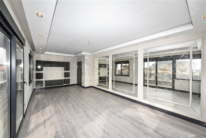 3+1 apartment with separate kitchen in the center of Alanya