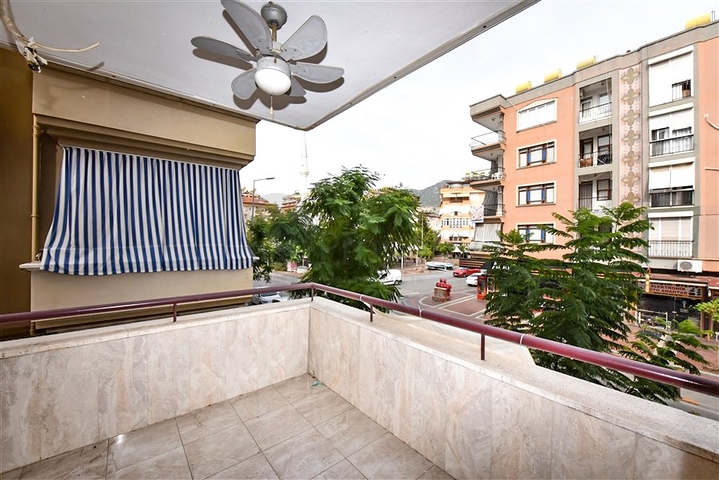 Large 3+1 apartment in the center of Alanya 