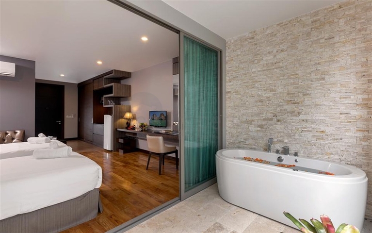 Exclusive residential complex with developed infrastructure