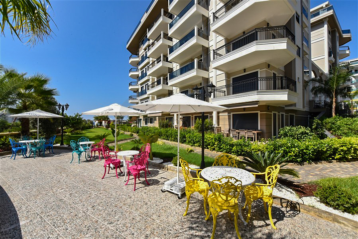 One-bedroom apartment with sea view