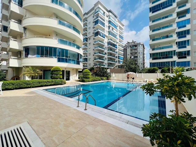 Spacious 2+1 apartment in Mahmutlar district
