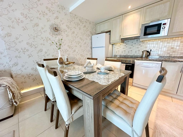 Spacious 2+1 apartment in Mahmutlar district