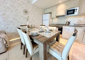 Spacious 2+1 apartment in Mahmutlar district