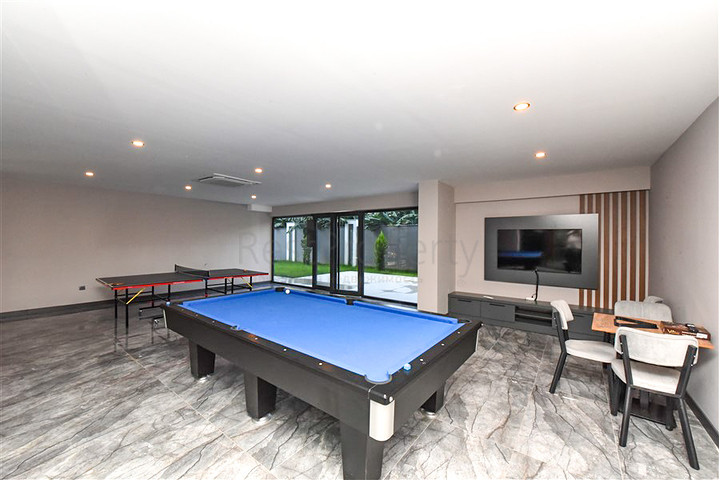 1+1 apartment for rent in a new complex in Kargicak district