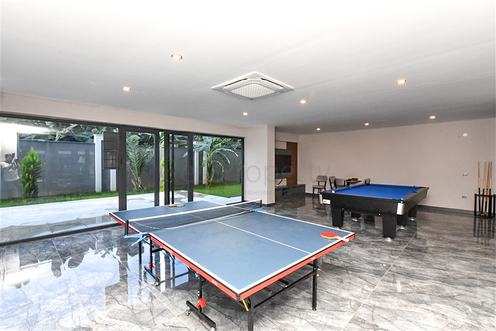 1+1 apartment for rent in a new complex in Kargicak district