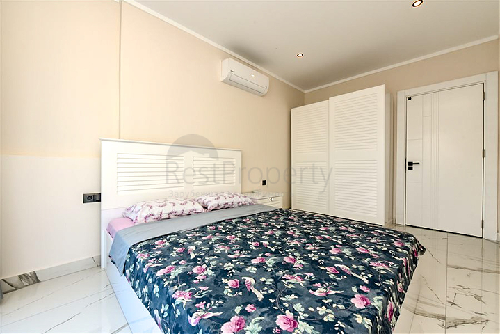 1+1 apartment for rent in a new complex in Kargicak district