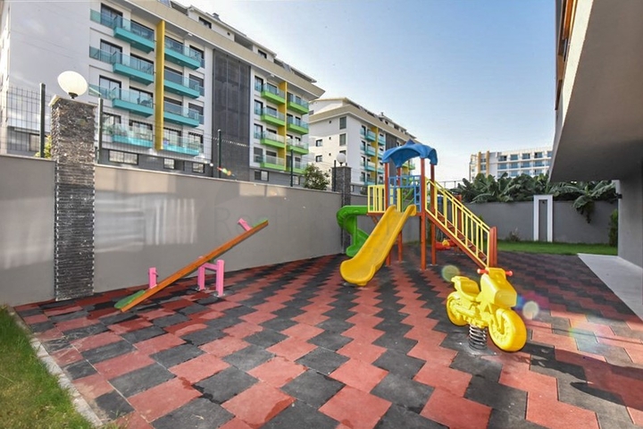 1+1 apartment for rent in a new complex in Kargicak district